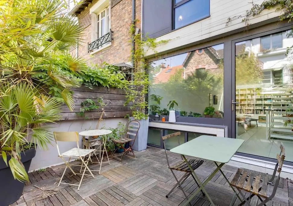 Holiday home Promenade Dans La Mouzaia Paris